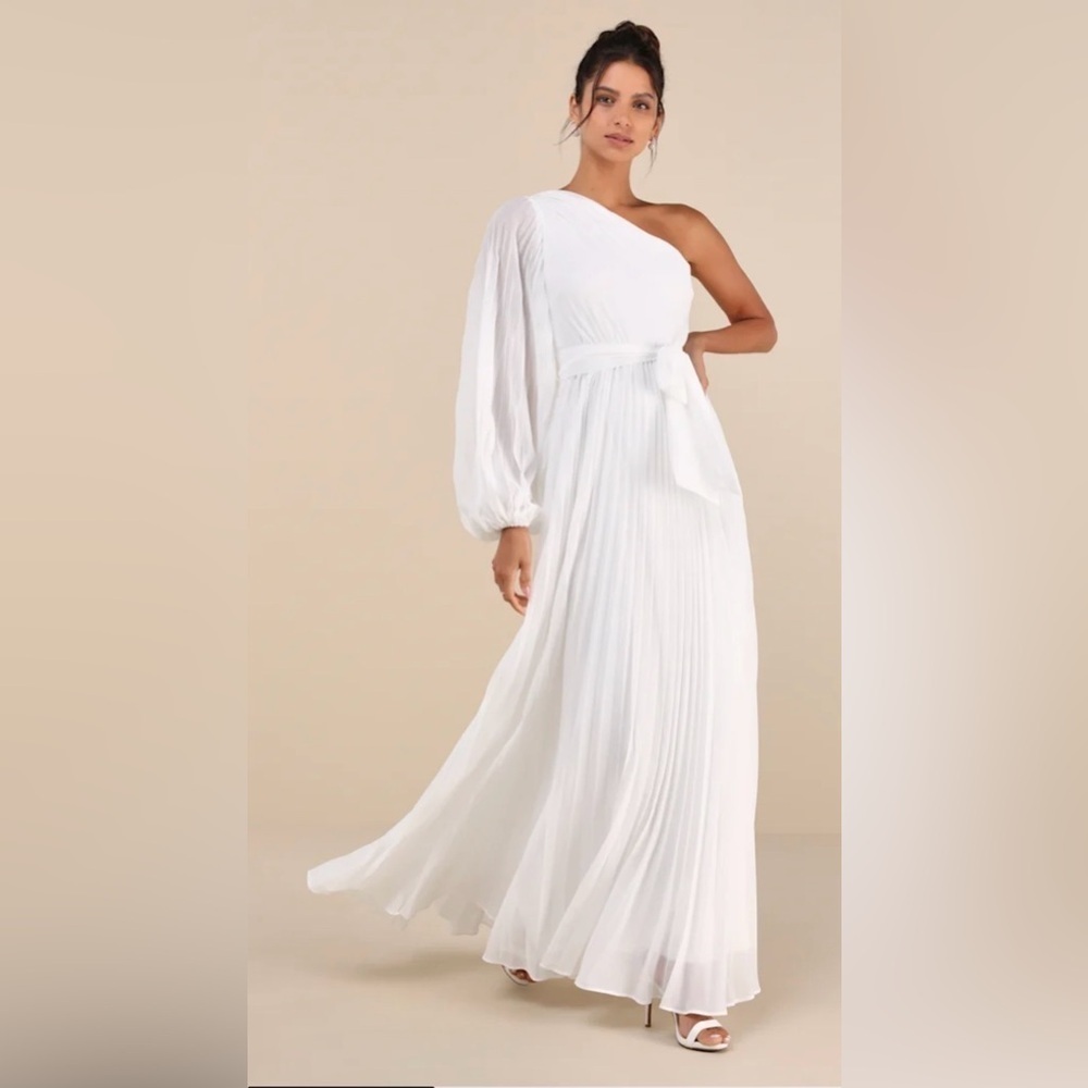 NWT LULUS Divine Charm White Pleated One Shoulder Maxi Dress Size Small